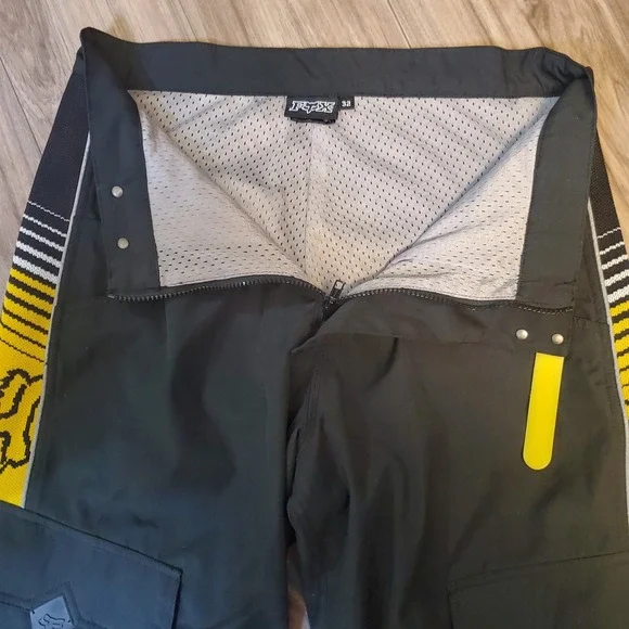 Fox Racing MTB Riding Shorts Sz 32 Ranger Style Ratcheting Waist Cargo Pockets - Picture 9 of 16